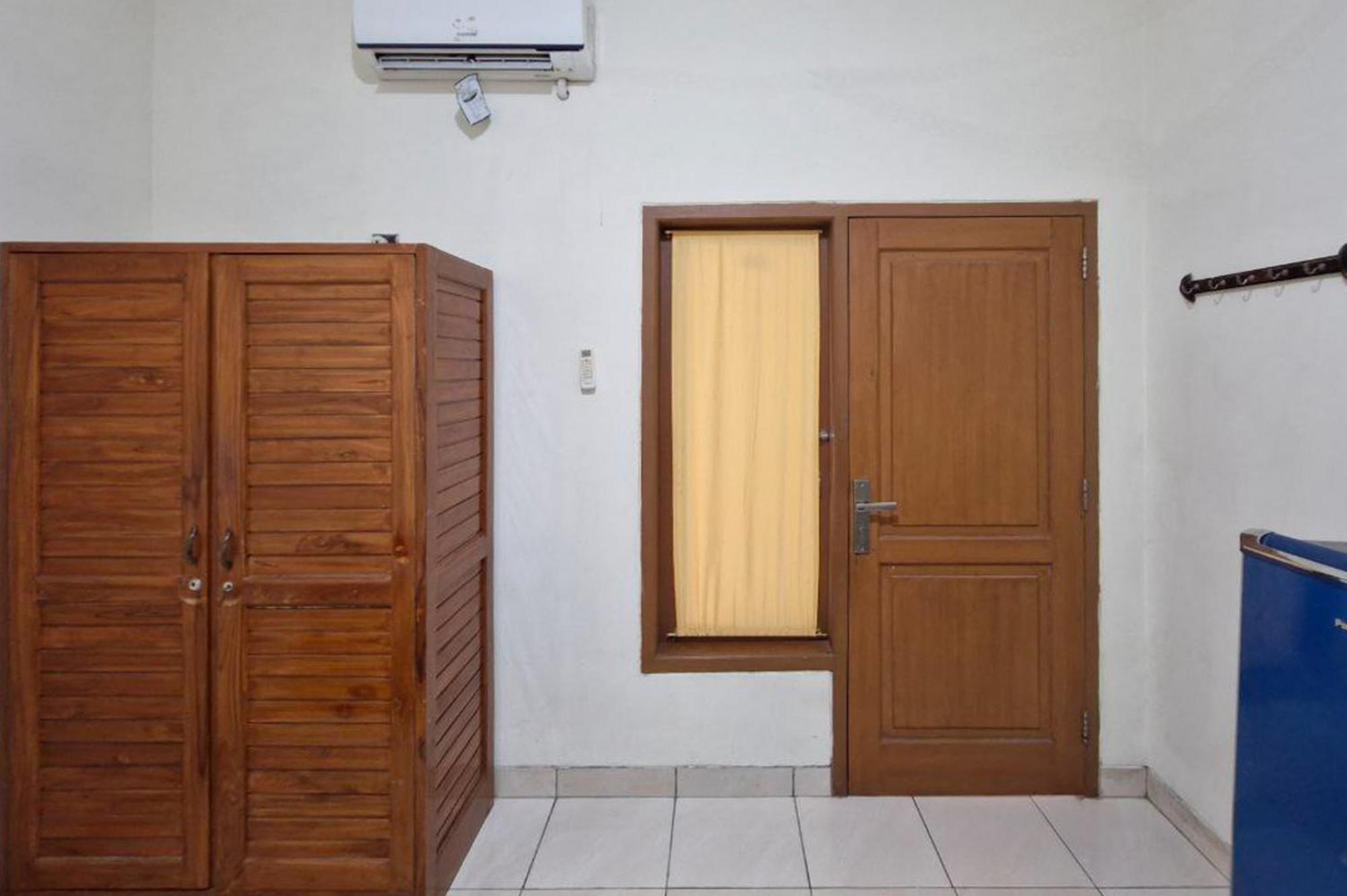 Reddoorz At Griya Kampar Madiun Hotell Exteriör bild